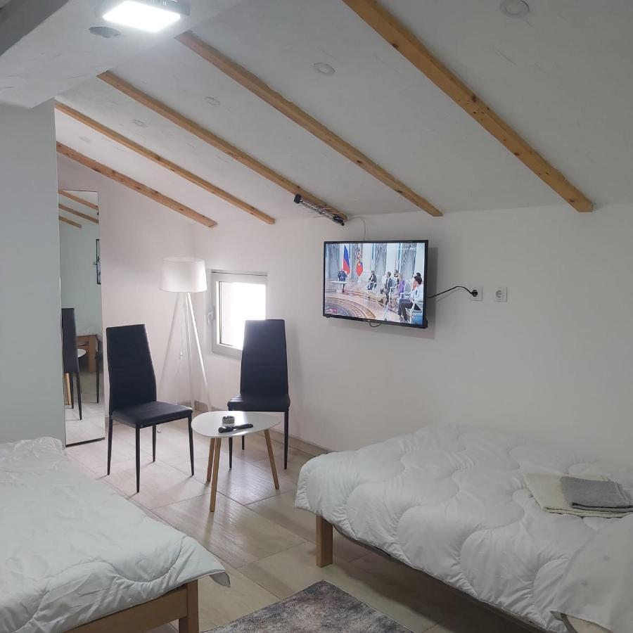 Apartmán Yugoslavija 2 Centar Aleksandrovac Exteriér fotografie
